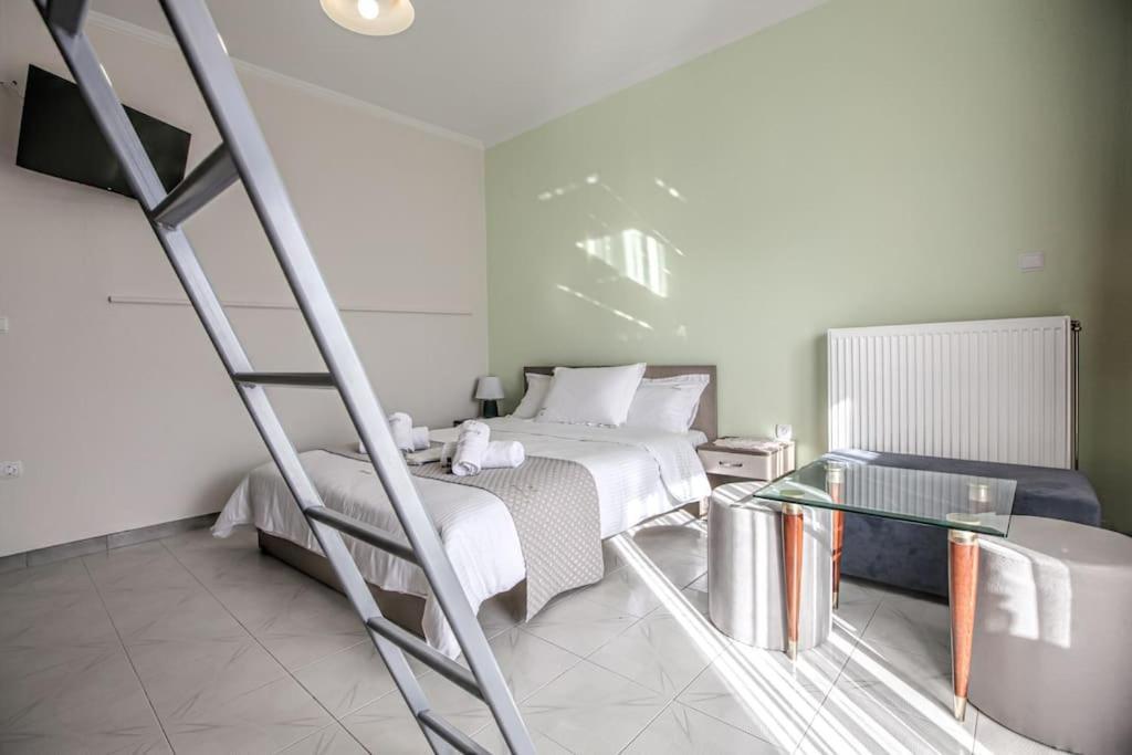 Del Sol #5 Meteora Luxurious Family Suites Kalambaka Eksteriør billede