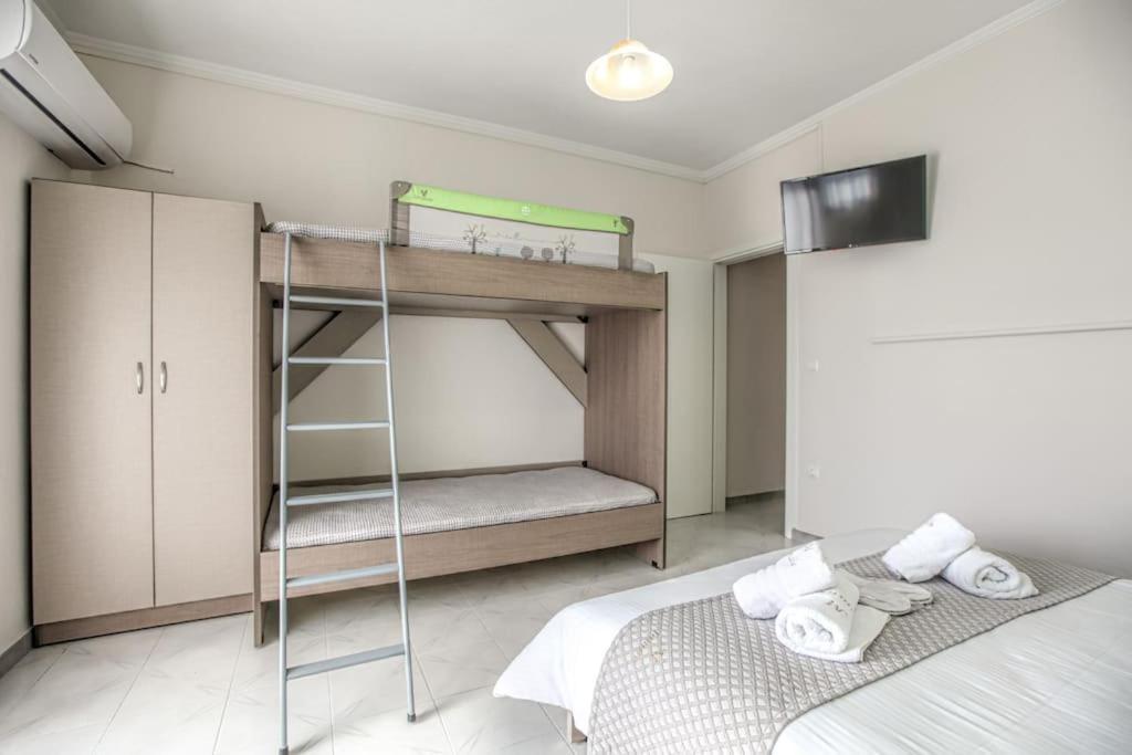 Del Sol #5 Meteora Luxurious Family Suites Kalambaka Eksteriør billede